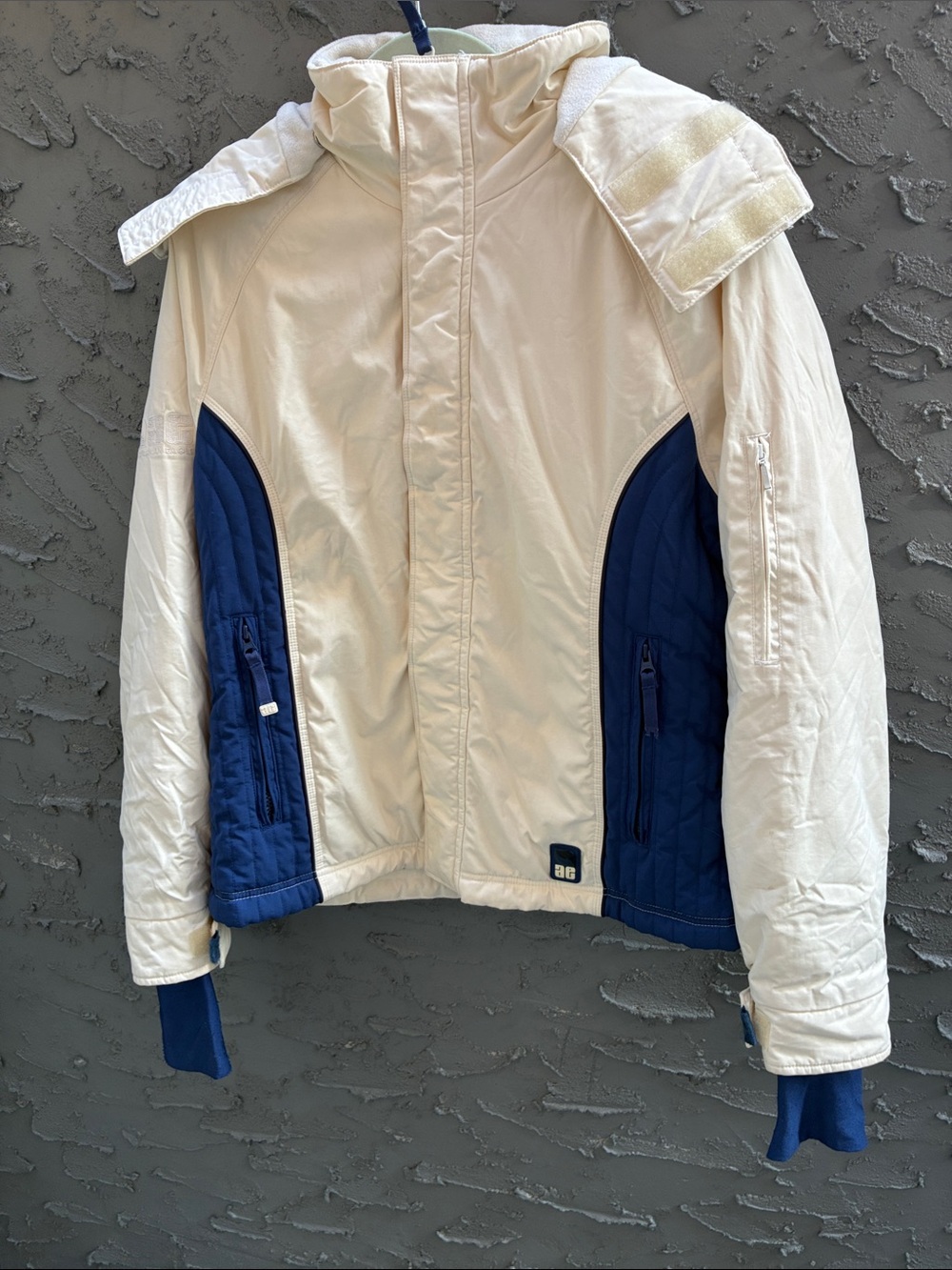 American Eagle Outfitters Cream and Navy Ski Jacket Sz L